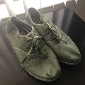 Tom’s Lace-ups Size 10.5